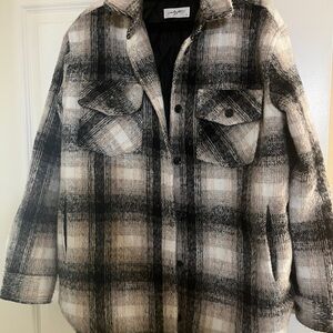 Carly Jean Los Angeles Outerwear